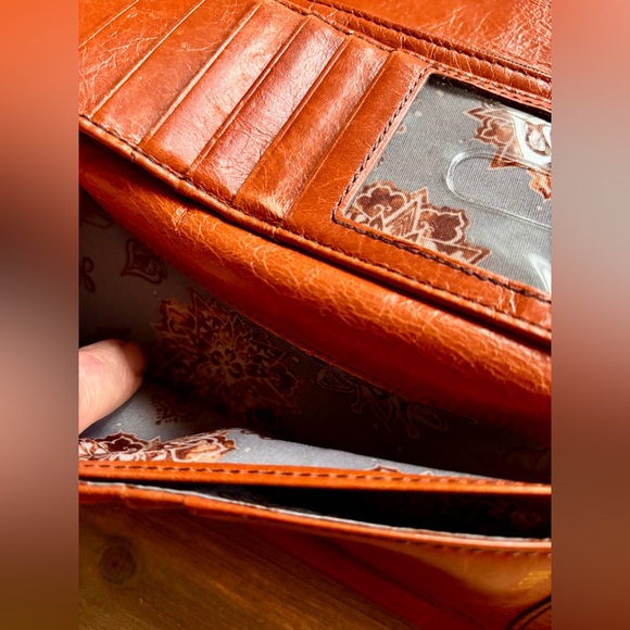 HOBO leather wallet burnt orange - Picture 6 of 13